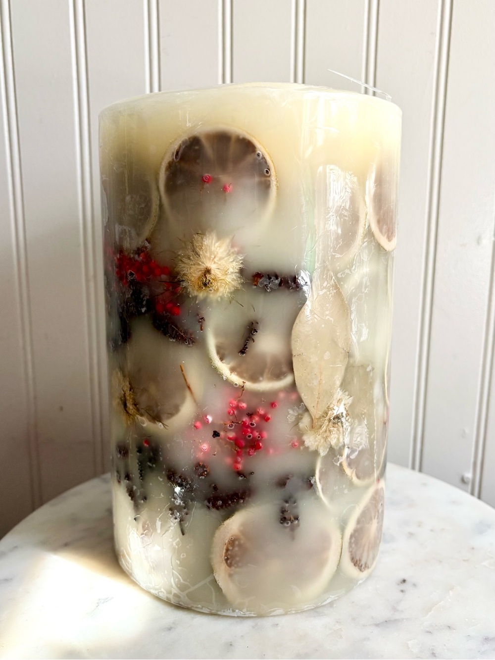 NEW Rosy Rings 300 hours Rosewood & Red Berries Botanical Centerpiece Candle NWT